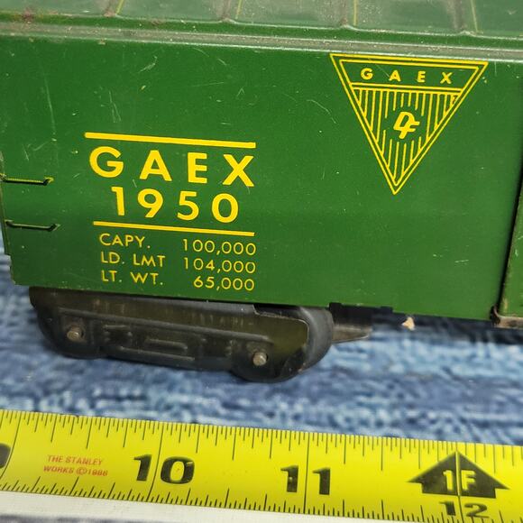 Vintage MARX "O" GAUGE #1950 GAEX 1950 DF BOX CAR GREEN W YELLOW STRIPE - Picture 2 of 10